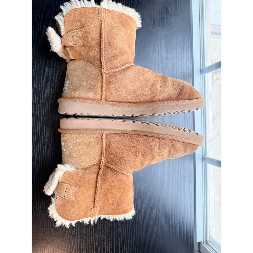 UGG Australia Bailey Button Chestnut Sheepskin Boots Women’s Size 9 - Picture 13 of 14